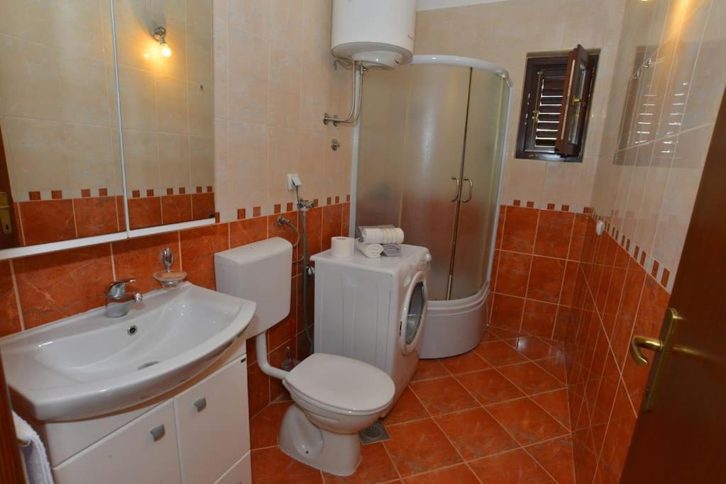 D Apartment Cattaro Esterno foto